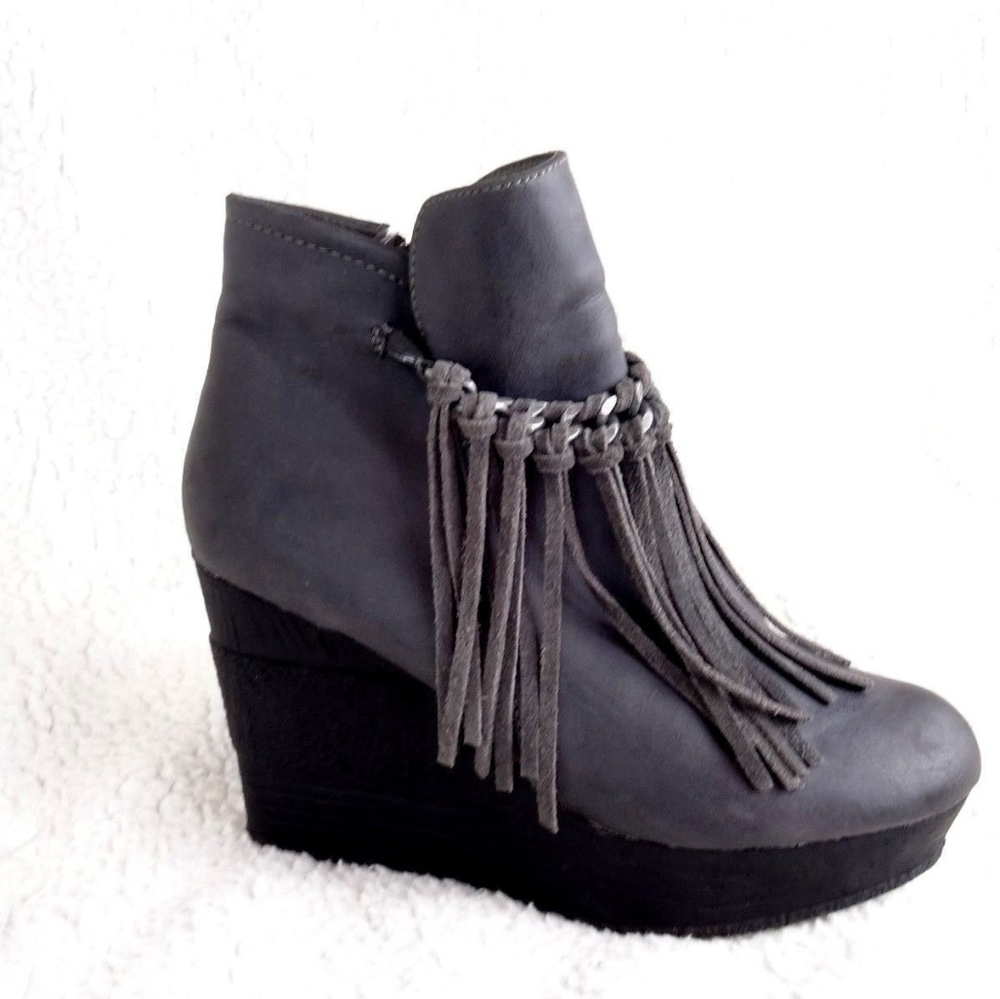 Sbicca fringe wedge booties